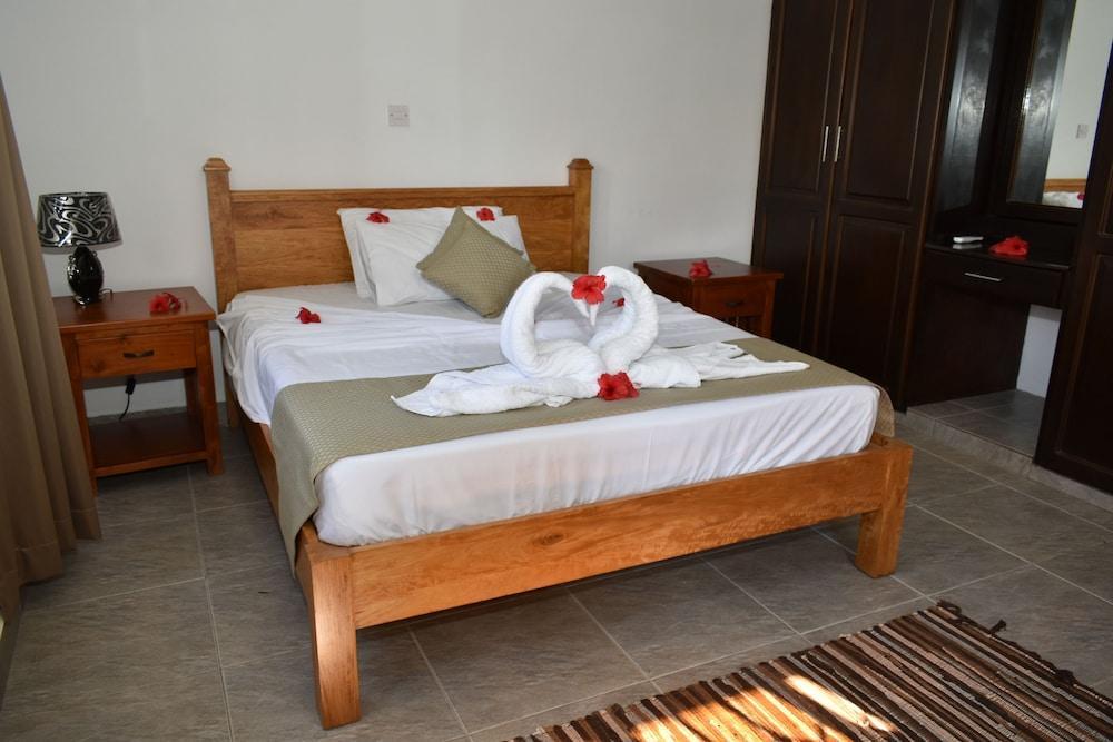 Zeph Self Catering Daire Baie Lazare  Dış mekan fotoğraf