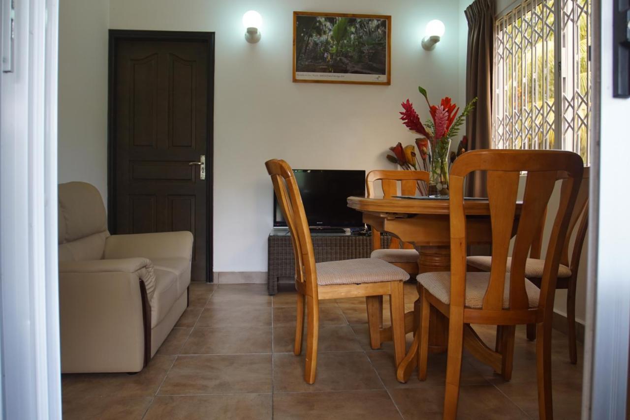 Zeph Self Catering Daire Baie Lazare  Dış mekan fotoğraf